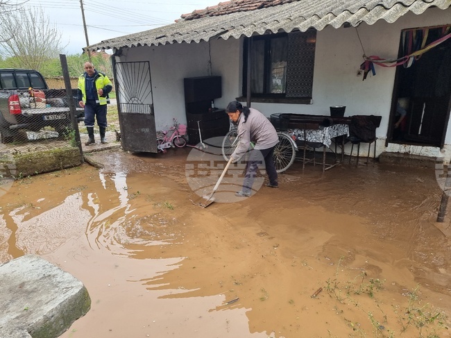 Валежите през нощта не са предизвикали нови проблеми в Монтанско