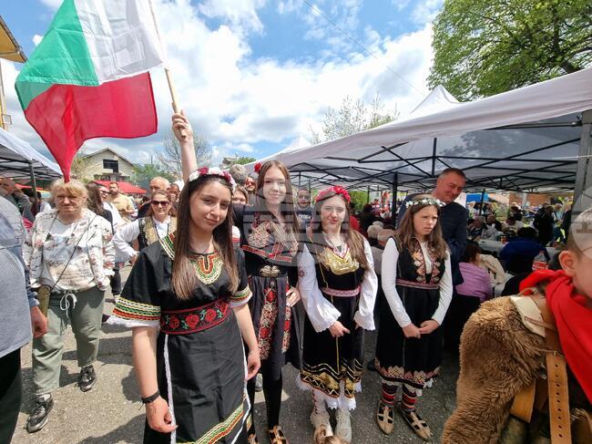 Най-вкусните зелници, погачи, баници и сладкиши оценяваха на традиционен празник в с. Жабокрът, община Кюстендил