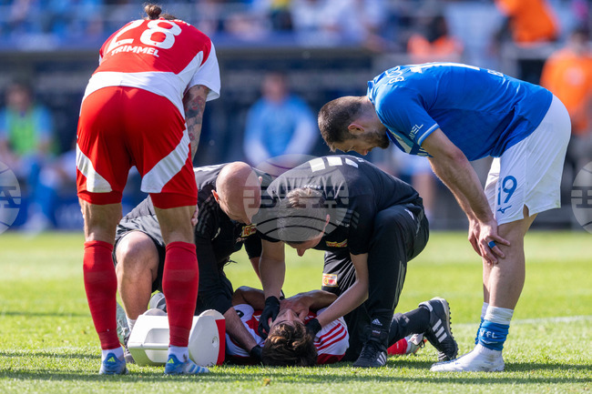 Защитникът на Унион Берлин Лейте аут до края на сезона заради рядка фрактура на ларинкса