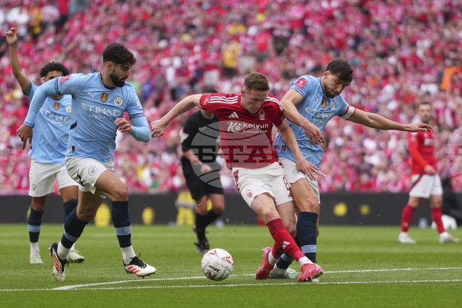 Манчестър Сити се споразумя за нов договор с Диаш