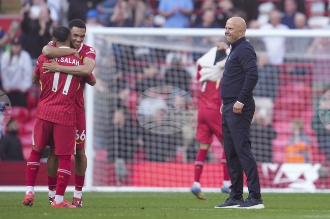 Трент Алекзандър-Арнолд заслужава достойно изпращане, а не освирквания, категоричен е Мохамед Салах