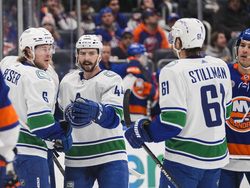 Canucks Islanders Hockey