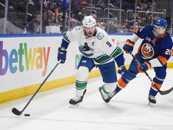 Canucks Islanders Hockey