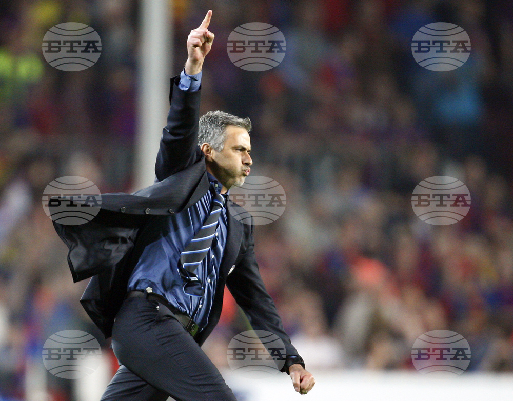 Моуриньо възнамерява да продължи работата си в Португалия