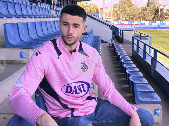 Вратарят Гарсия напусна Еспаньол, за да се присъедини към Барселона