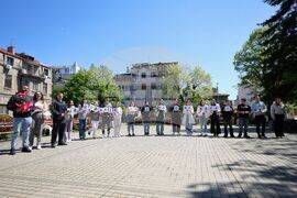 Бургас - абитуриенти - преподавател - покана за бал