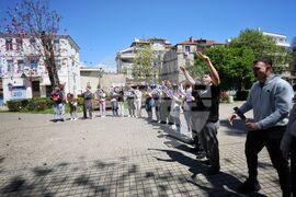 Бургас - абитуриенти - преподавател - покана за бал