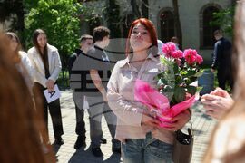 Бургас - абитуриенти - преподавател - покана за бал