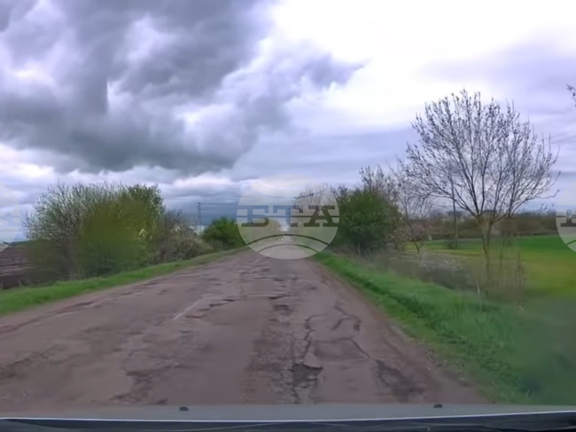 Недоволни от критичното състояние на републиканския път Ямбол – Средец готвят протест с блокада