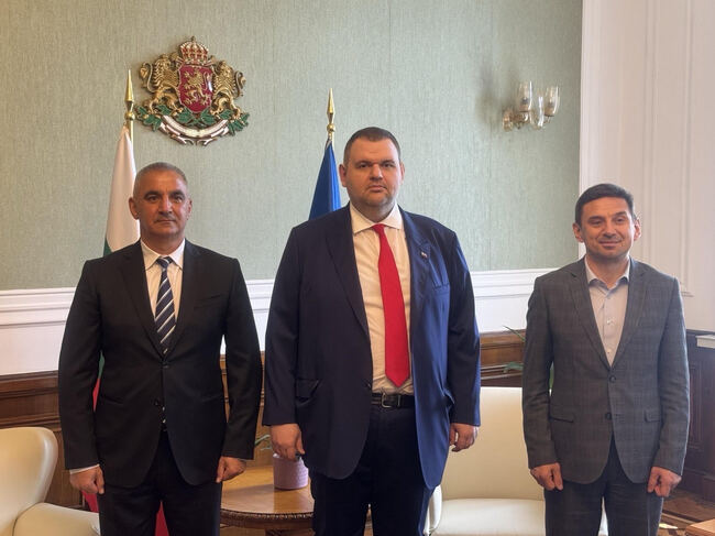 Делян Пеевски, лидер на ДПС и ПГ на ДПС - НОВО НАЧАЛО прие кмета на Гурково