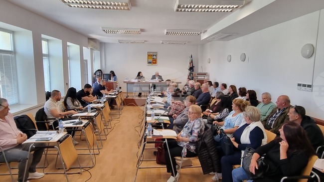 Община Мездра да кандидатства за безвъзмездна помощ за реконструкция на ул. „Георги Димитров“ в града решиха общинските съветници