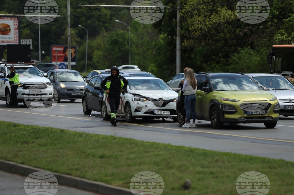 Възстановено е нормалното движение по столичния булевард "Цариградско шосе", където по-рано стана катастрофа 