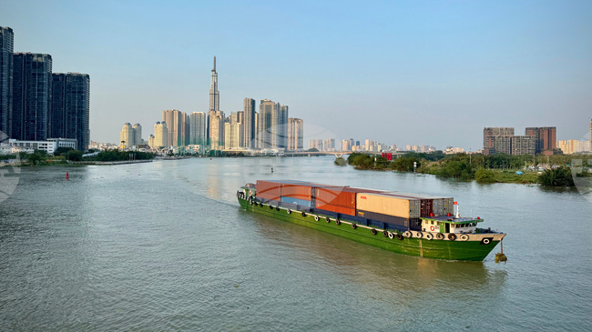 Икономиката на Виетнам расте с 8 на сто през 2025 г. въпреки наложените от САЩ мита, сочат предварителни данни 