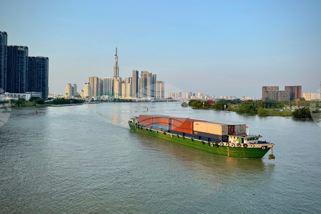 Икономиката на Виетнам расте с 8 на сто през 2025 г. въпреки наложените от САЩ мита, сочат предварителни данни 