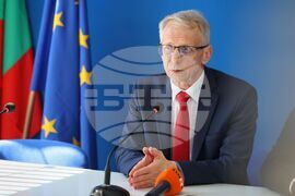 Национален пресклуб на БТА Бургас - „Продължаваме промяната" - пресконференция - Николай Денков