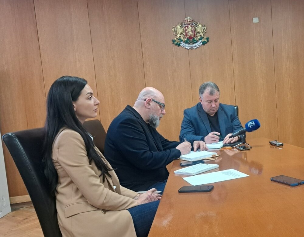 Възможностите за отваряне на нощна аптека обсъди кметът на Шумен на приемния си ден