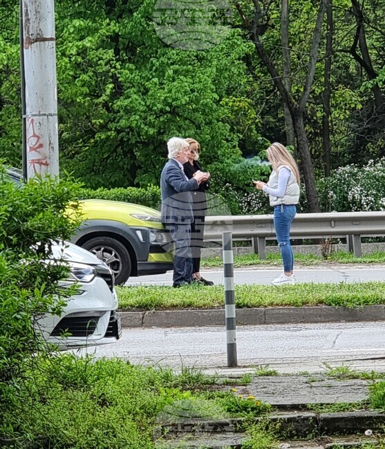 Председателят на Обществения съвет на БФС Валентин Михов претърпя лека катастрофа на булевард Цариградско шосе днес