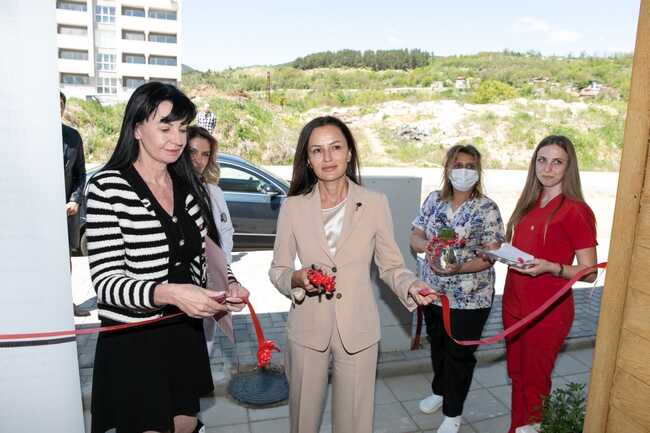 Министерство на здравеопазването: Зам.-министър Карева откри новия Център за деца с увреждания в Кърджали