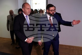 Полша - Варшава - Румен Радев - библиотека