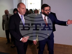 Полша - Варшава - Румен Радев - библиотека