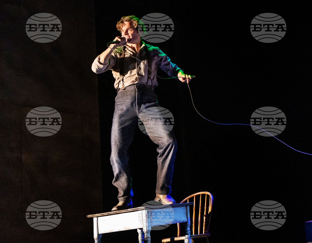 Theater-Dead Outlaw