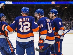 Canucks Islanders Hockey