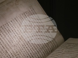 Полша - Варшава - Румен Радев - библиотека