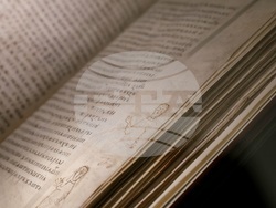 Полша - Варшава - Румен Радев - библиотека