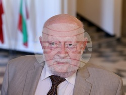 Полша - Варшава - Румен Радев - библиотека