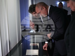 Полша - Варшава - Румен Радев - библиотека