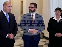 Полша - Варшава - Румен Радев - библиотека