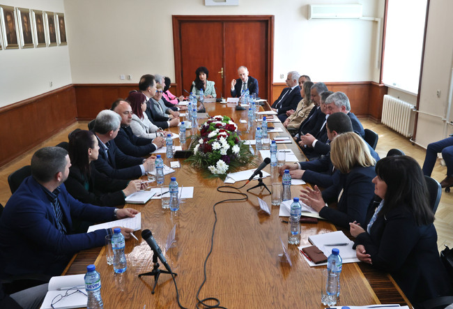 Министър Вълчев на среща с ректори на технически висши училища: За икономиката ни са нужни повече кандидат-студенти с математика и природни науки