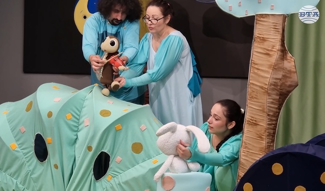 Популярната детска песен "Зайченцето бяло" ще оживее в куклен спектакъл за най-младата публика в Бургас