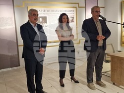 Каталогът „Една непозната колекция“ с творби от резиденцията на Вълко Червенков се представя в галерия „Академия“. На снимката: Проф. Илия Гърков, д-р Милена Балчева-Божкова, проф. Георги Янков. Снимка: Ваня Сухарова/БТА