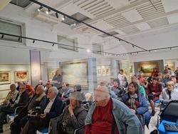 Каталогът „Една непозната колекция“ с творби от резиденцията на Вълко Червенков се представя в галерия „Академия“. Снимка: Ваня Сухарова/БТА