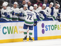 Canucks Islanders Hockey