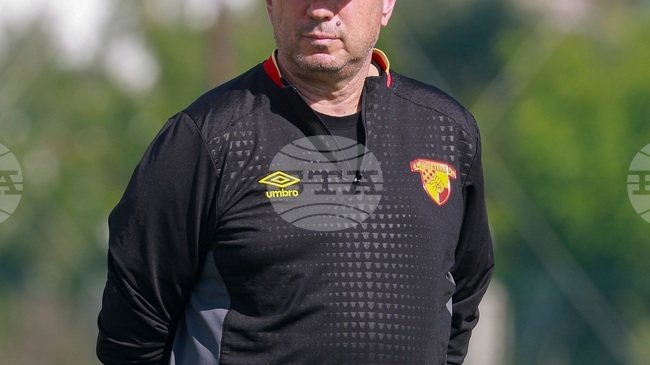 Българският треньор на Гьозтепе Станимир Стоилов поиска три попълнения в атаката, швейцарски плеймейкър вече е осигурен