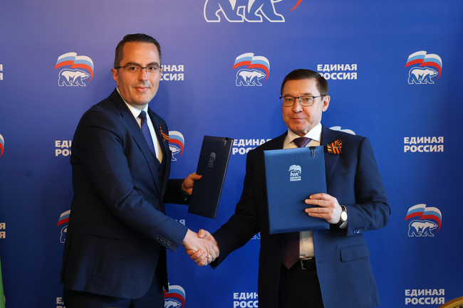 Vazrazhdane Signs Cooperation Agreement with United Russia Party 