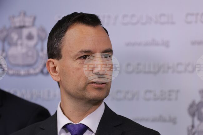 Наш приоритет е Наредбата за общинските жилища да бъде приета, но с подкрепа не само в Общинския съвет, но и на засегнатите граждани, заявиха от ПП-ДБ 