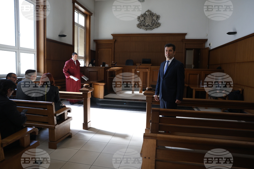 Започна разпоредителното заседание по делото срещу Кирил Петков, обвинен за длъжностни престъпления