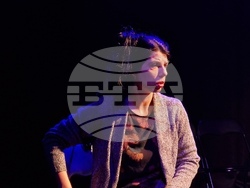 „Три за щастие“, авторски спектакъл на Ана Батева, е първата премиера на новата сцена „Спам“, снимка – Даниел Димитров/БТА