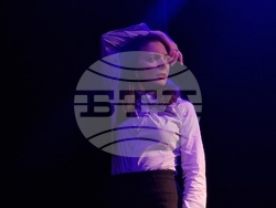 „Три за щастие“, авторски спектакъл на Ана Батева, е първата премиера на новата сцена „Спам“, снимка – Даниел Димитров/БТА