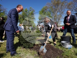 БАН - „Мирен атом-зелена планета“ - инициатива