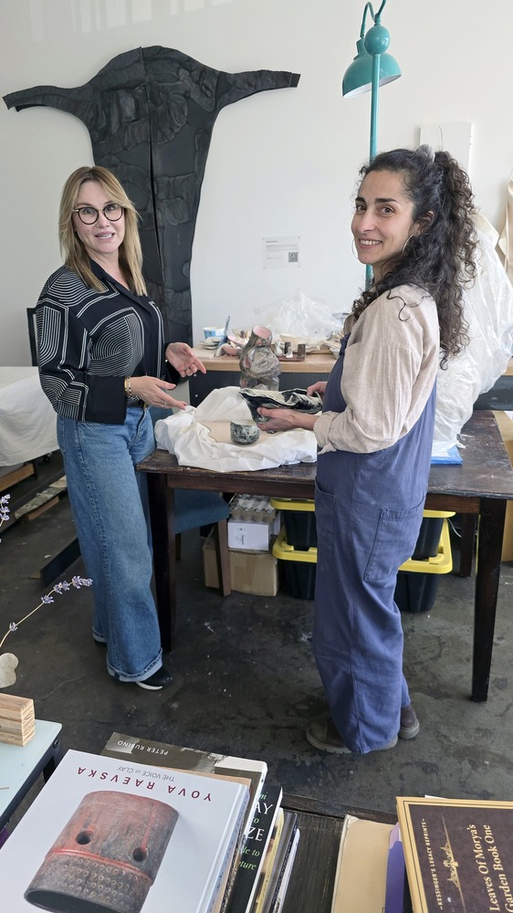 Съпрезидентите на Българския културен център в Сиатъл посетиха ателието на Мария Апостолова, артистичен директор на „Творилницата“