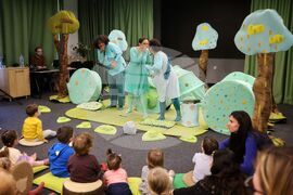 Бургас - „Зайченцето бяло" - куклен театър - премиера