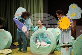 Бургас - „Зайченцето бяло" - куклен театър - премиера