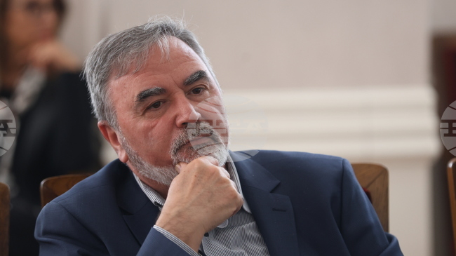 Към момента няма място за паника по отношение на заболеваемостта от грип в България, каза доц. Ангел Кунчев