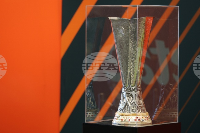 Футбол - трофеи - представяне