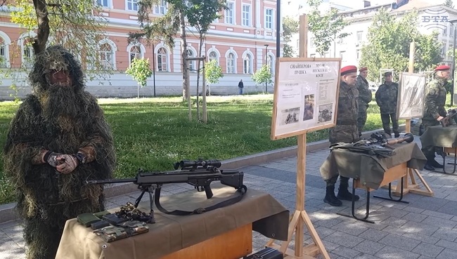 В Плевен се състоя тържество с изложби и демонстрации по повод предстоящия празник на Българската армия