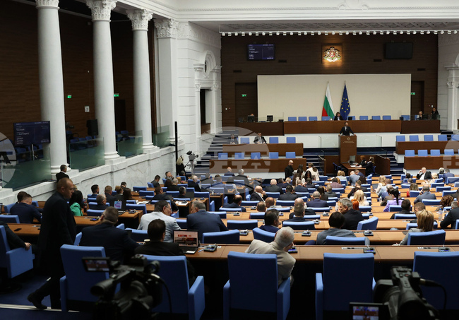 Народното събрание ще разгледа на второ гласуване промените в Закона за енергията от възобновяеми източници